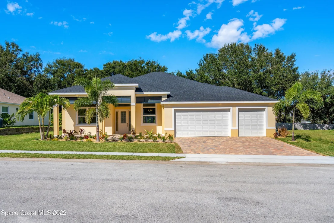 Photo of 40 Loch Ness Drive