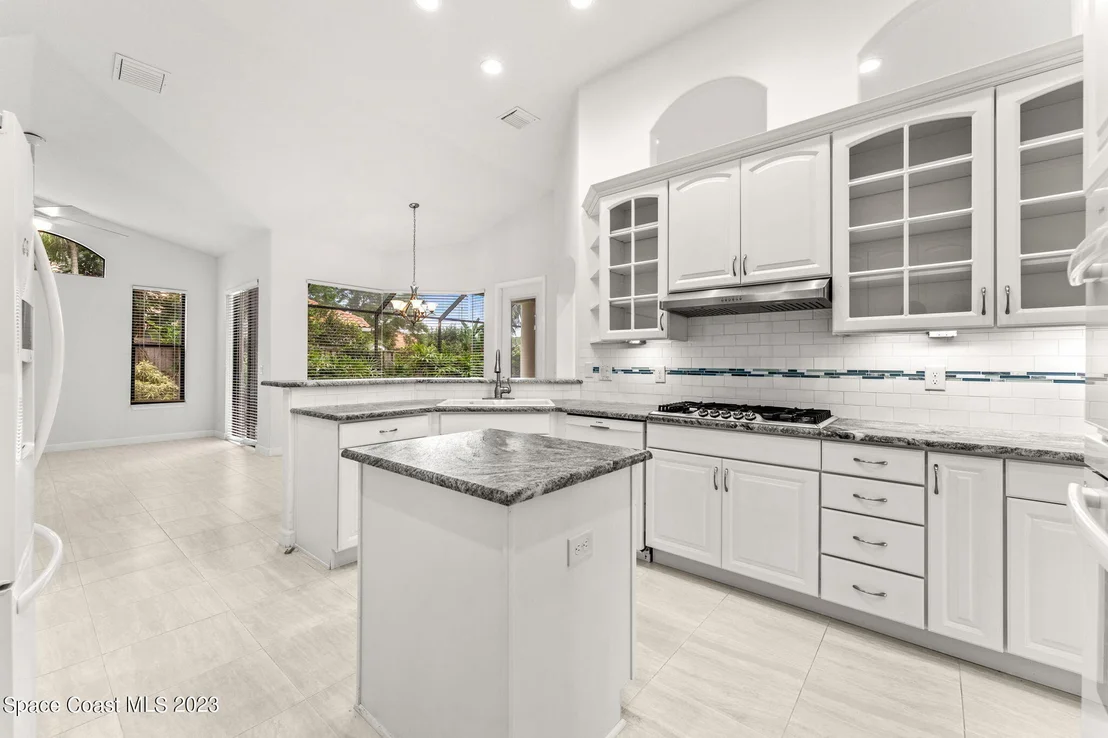 Photo of 423 Flanders Drive