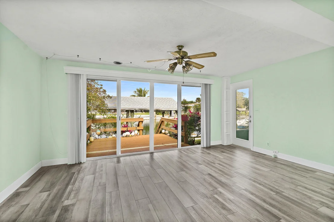 Photo of 453 Penguin Drive