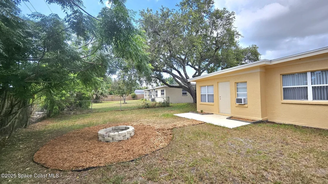 Photo of 402 Edinburgh Drive