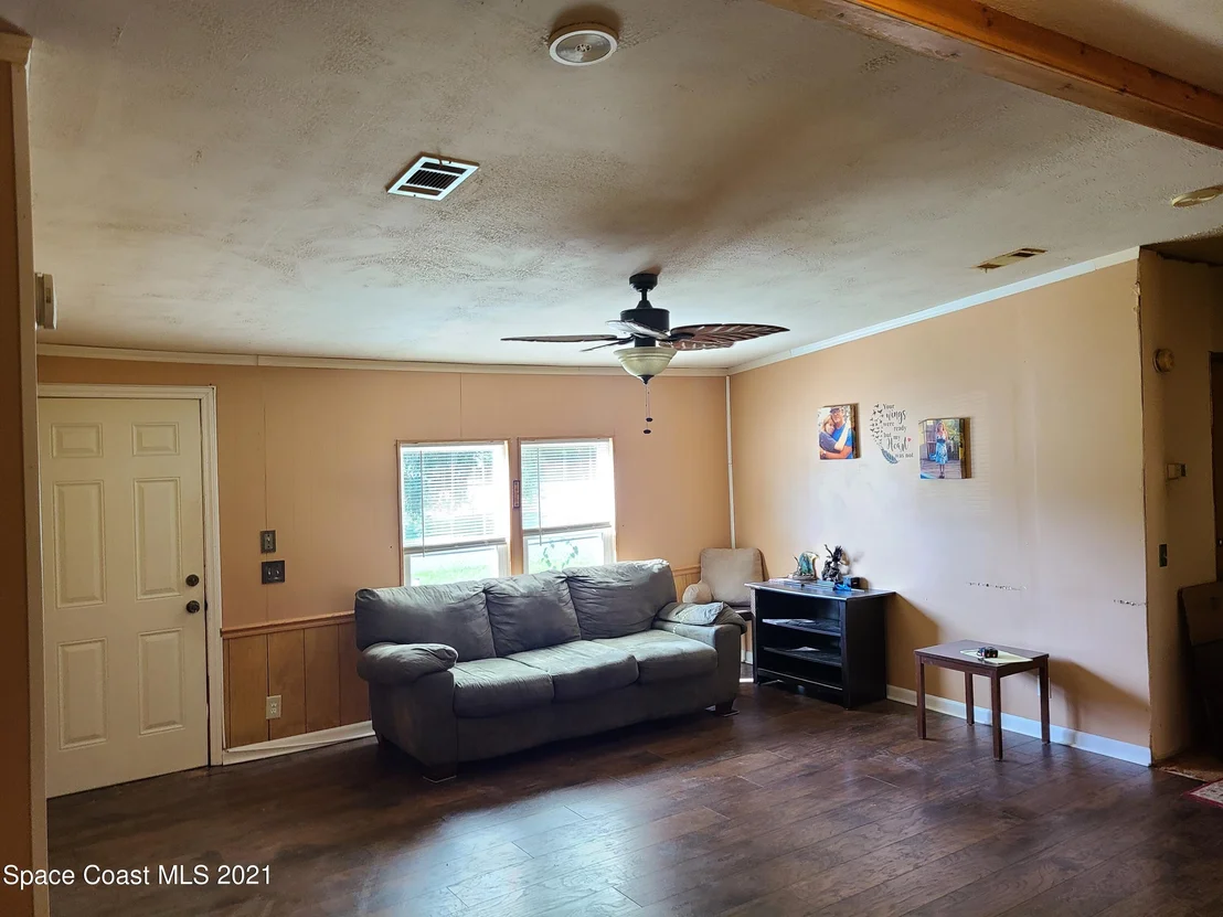 Photo of 17643 Evans Trail
