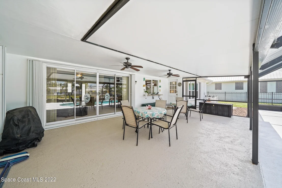 Photo of 453 Cardinal Drive