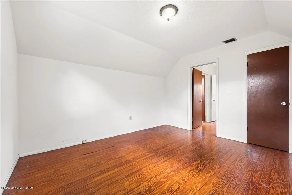 Photo of 1285 Hall Road