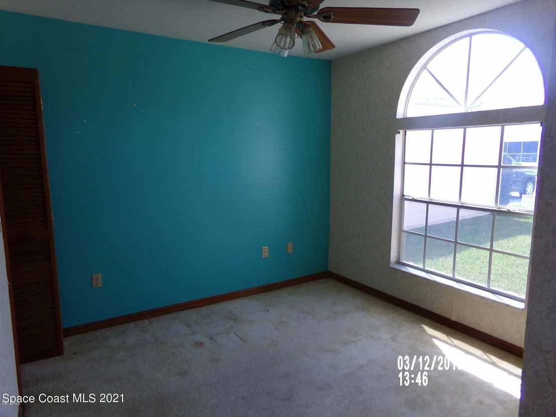 Photo of 933 S Fork Circle