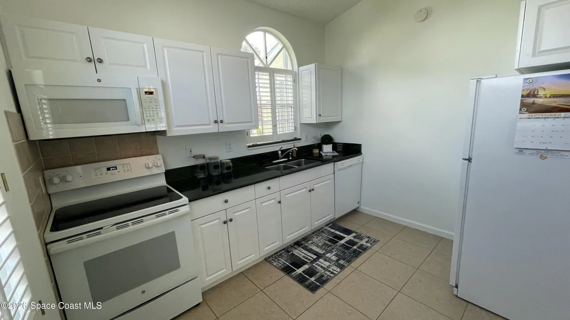 Photo of 865 Bracken Terrace NE
