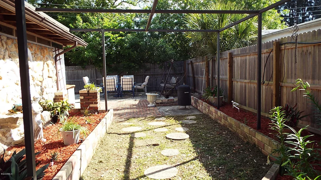 Photo of 1041 George Avenue