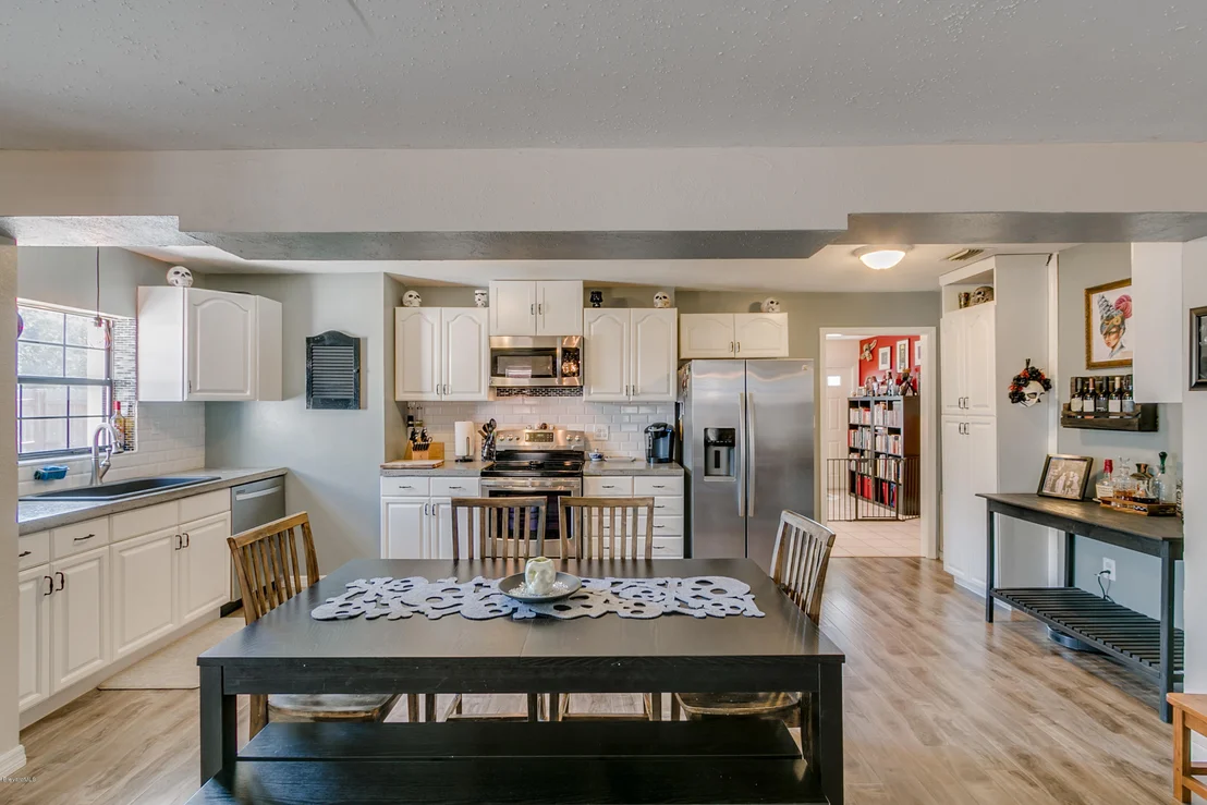 Photo of 1376 Lillian Lane