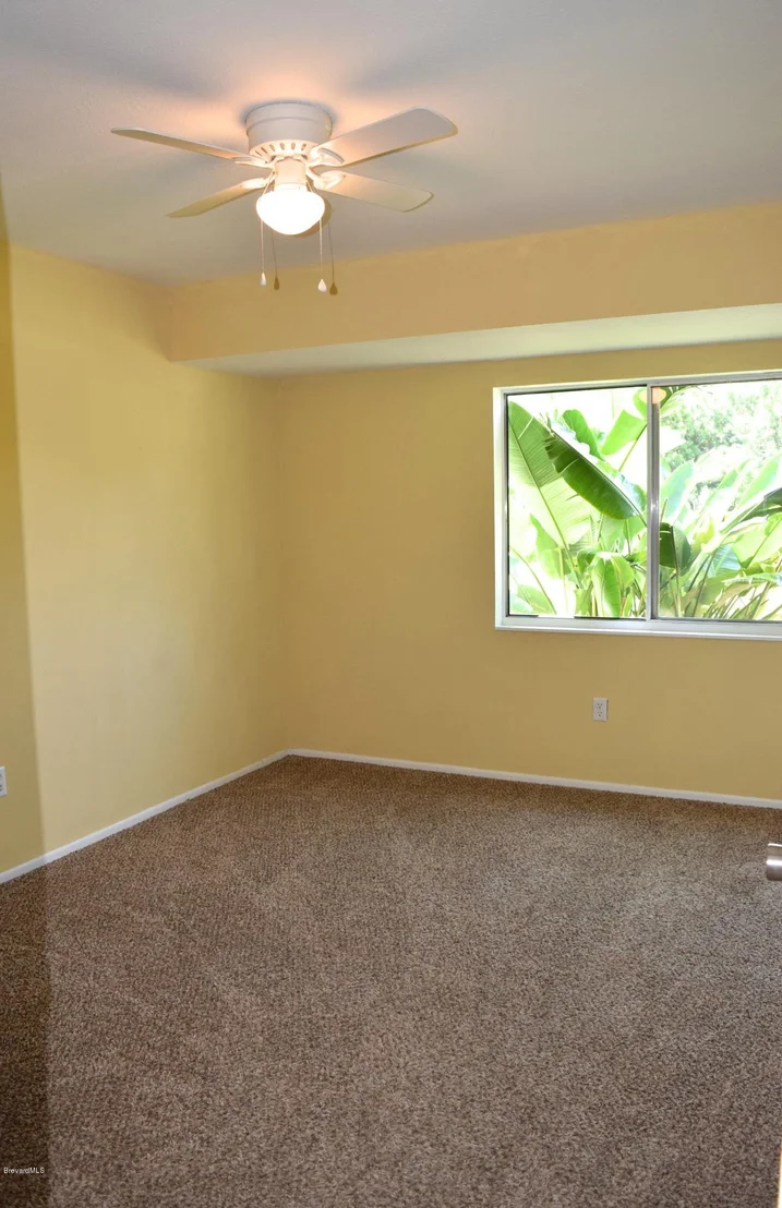 Photo of 881 Riviera Drive NE