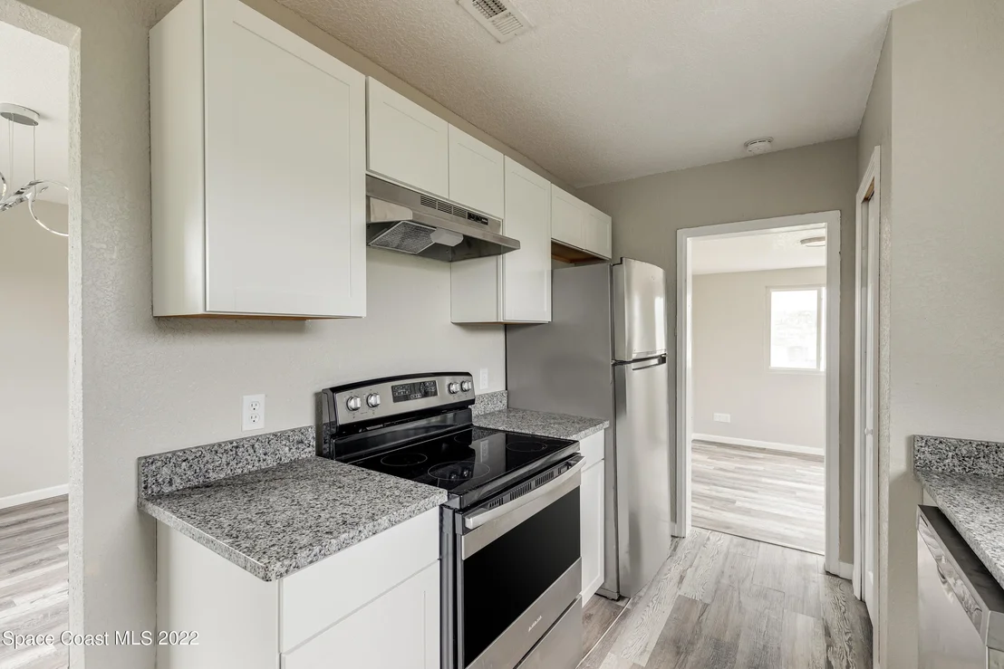 Photo of 883 Bianca Drive NE