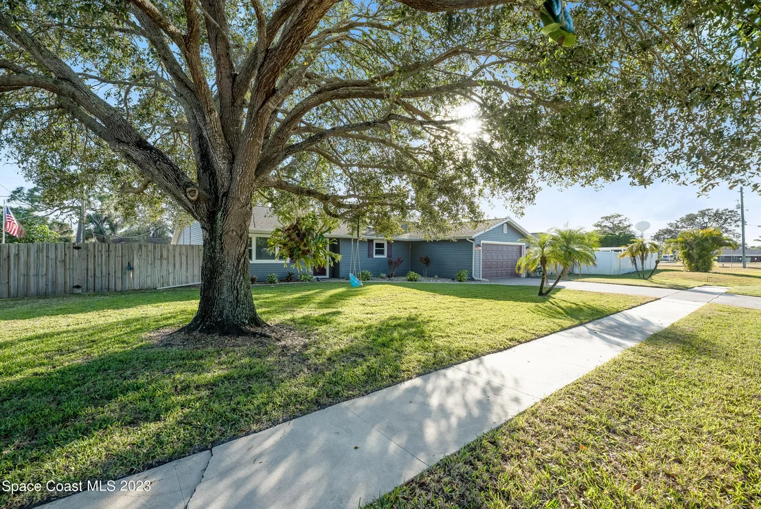 Photo of 2624 School Drive NE