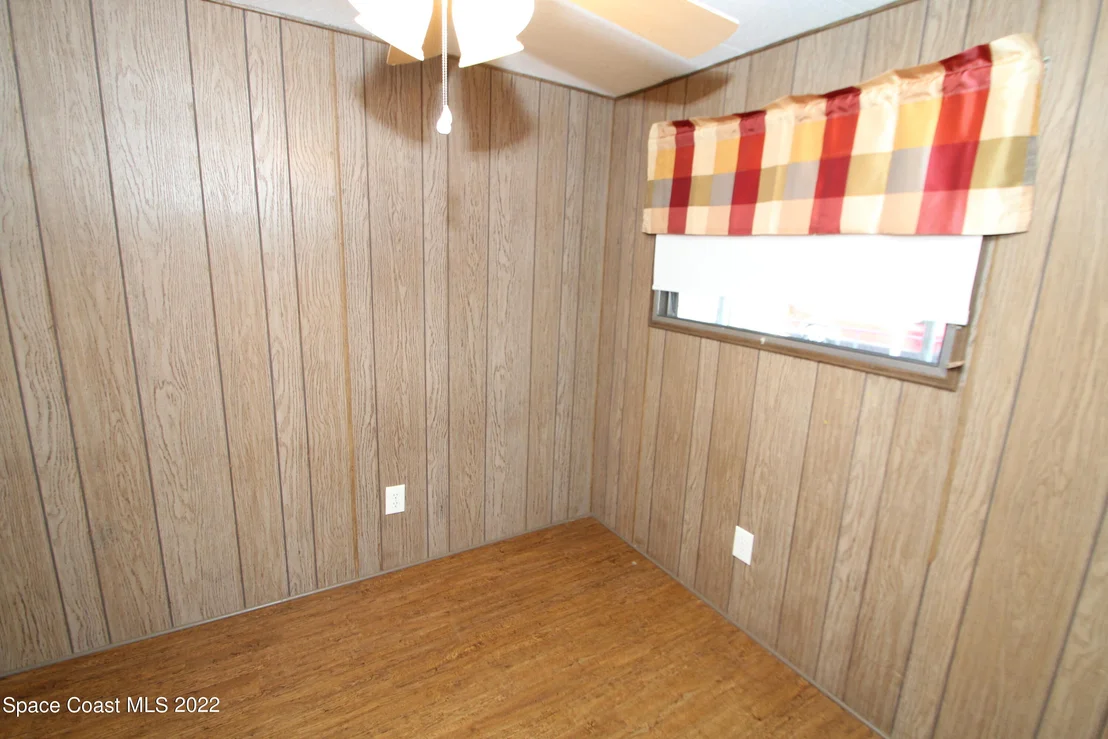Photo of 2522 Amberly Road NE