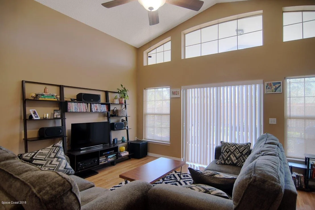 Photo of 2821 Saint James Lane