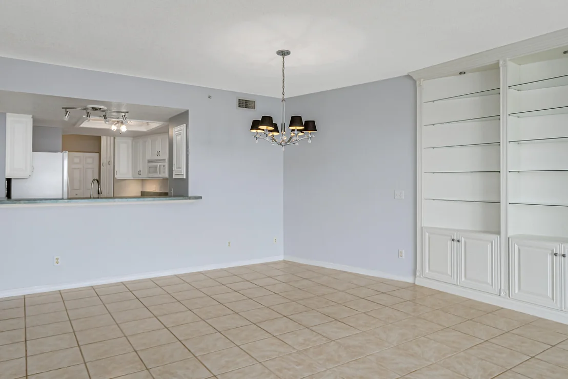 Photo of Unit 604 at 100 Riverside Drive