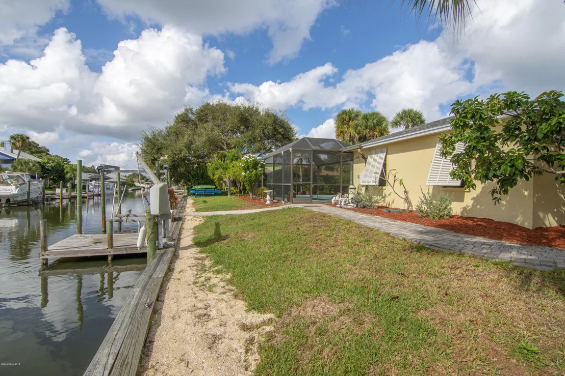 Photo of 387 Nikomas Way