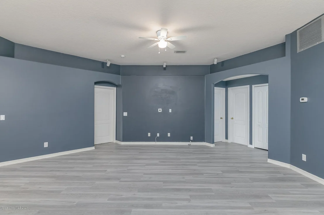 Photo of 895 Villa Drive