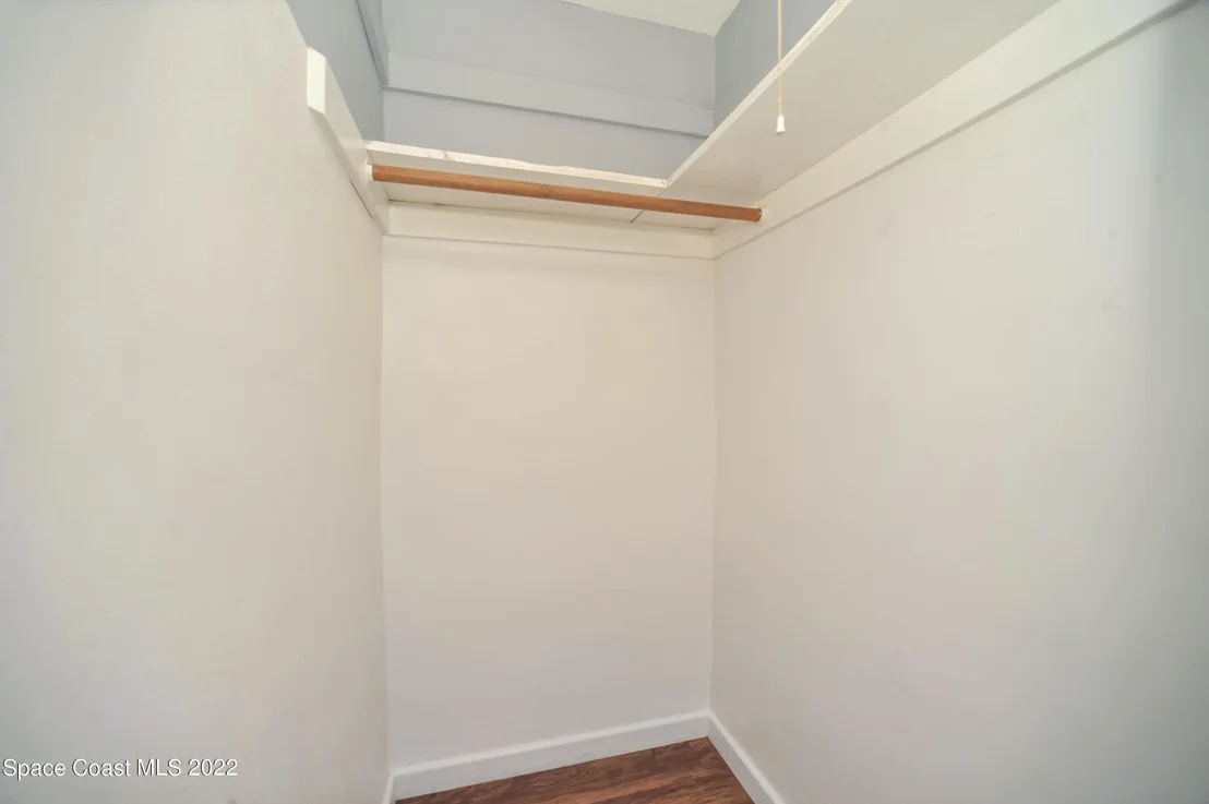 Photo of 1050 Illinois Road