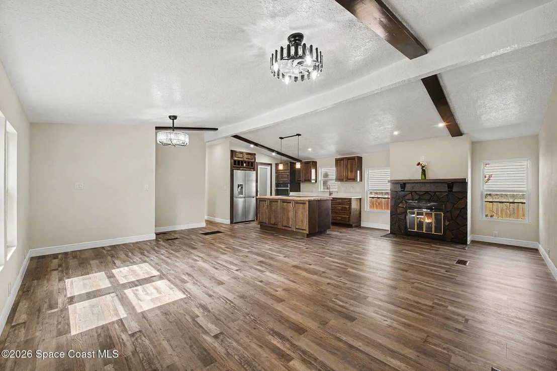 Photo of 24414 Maxwell Street