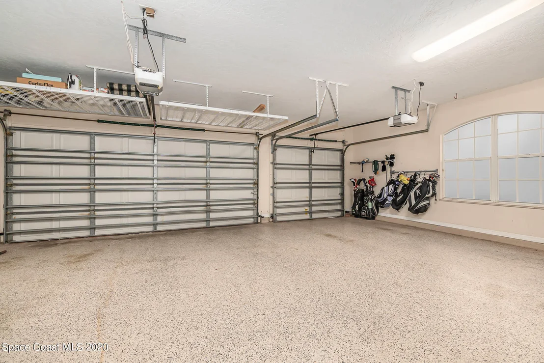 Photo of 889 Oak Park Drive