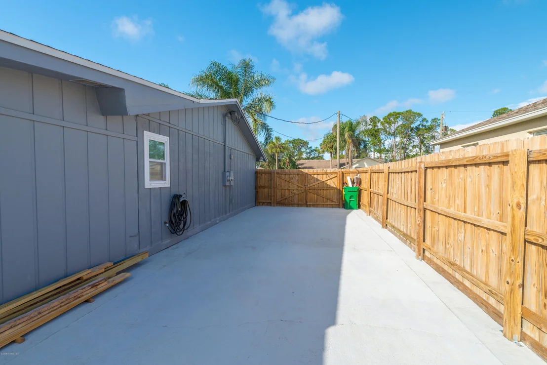 Photo of 5665 Friendly Street