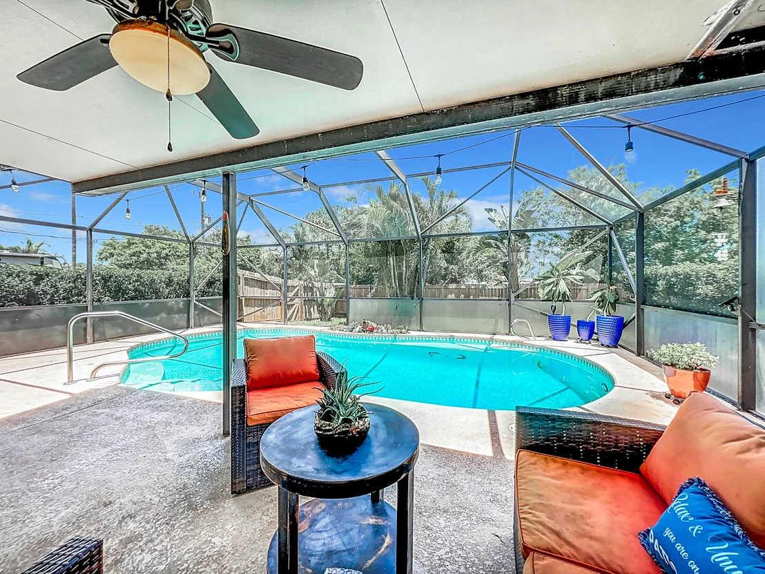 Photo of 909 Lyons Circle NW