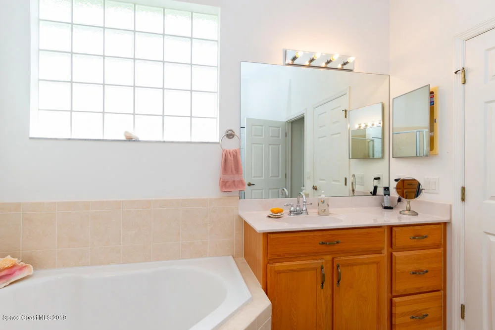 Photo of 1370 Whitman Drive
