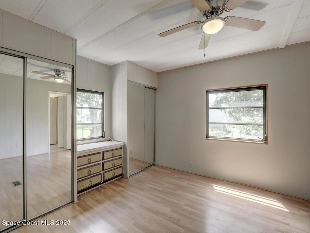 Photo of 925 Barefoot Boulevard
