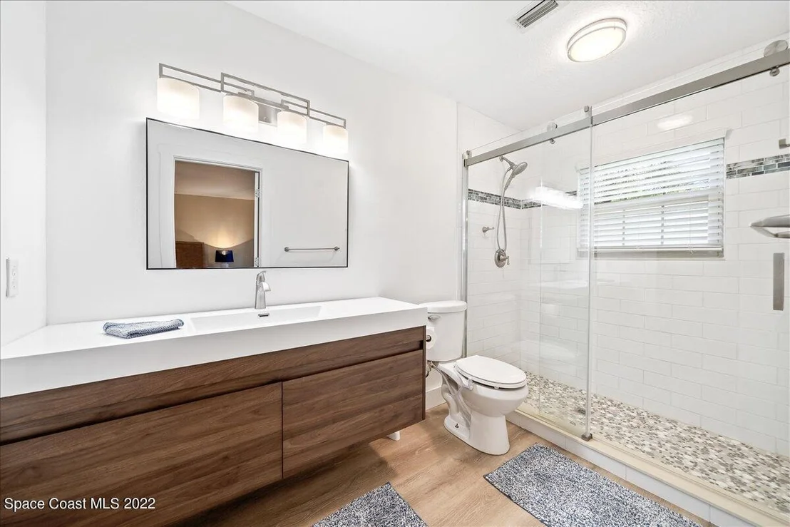 Photo of 2180 Bridle Path