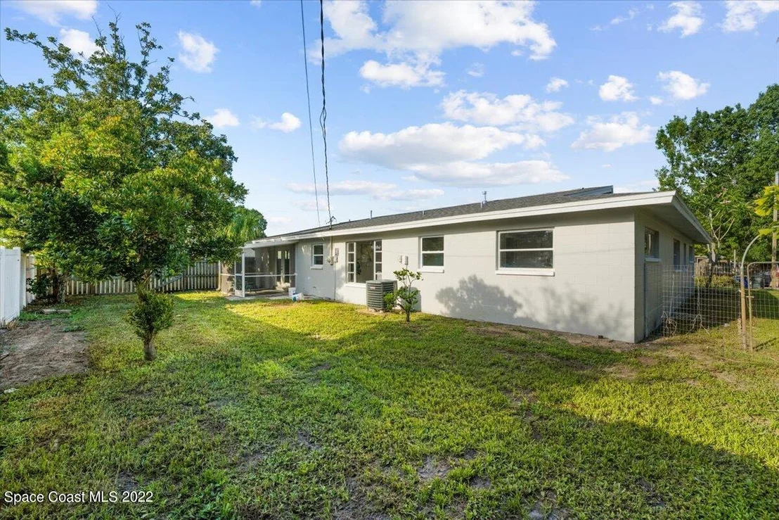 Photo of 893 Midland Road