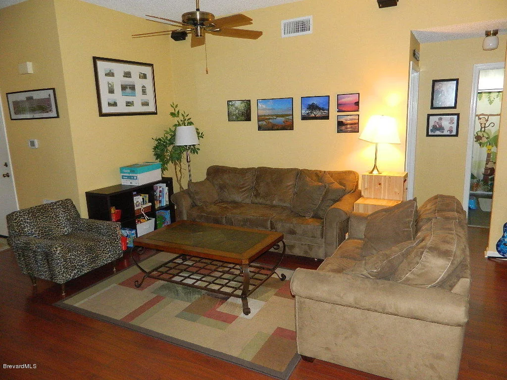 Photo of 1242 Walnut Grove Way