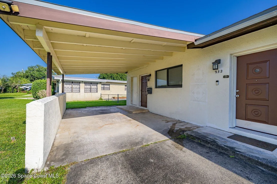 Photo of 932 Glenmore Circle