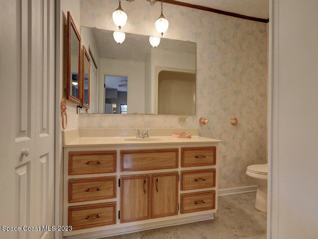 Photo of 925 Barefoot Boulevard
