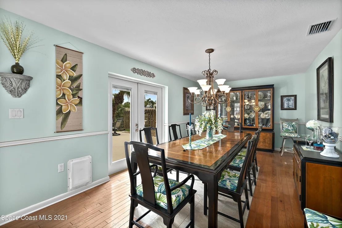 Photo of 432 Cardinal Drive