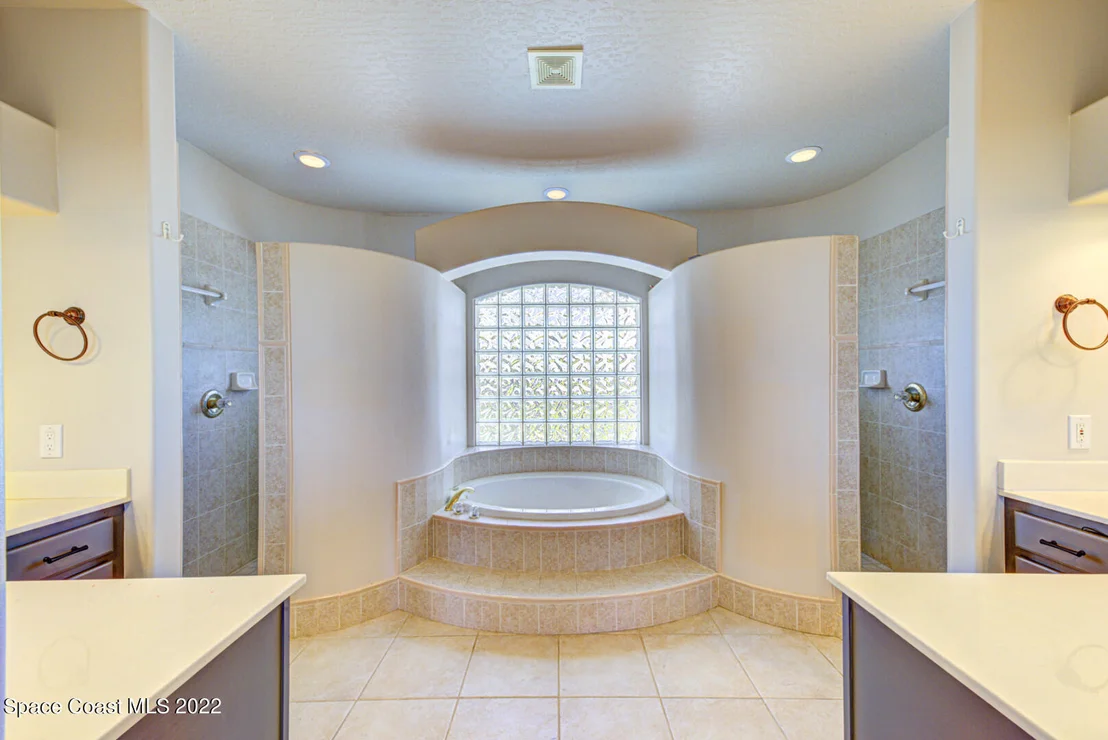 Photo of 334 Island Drive