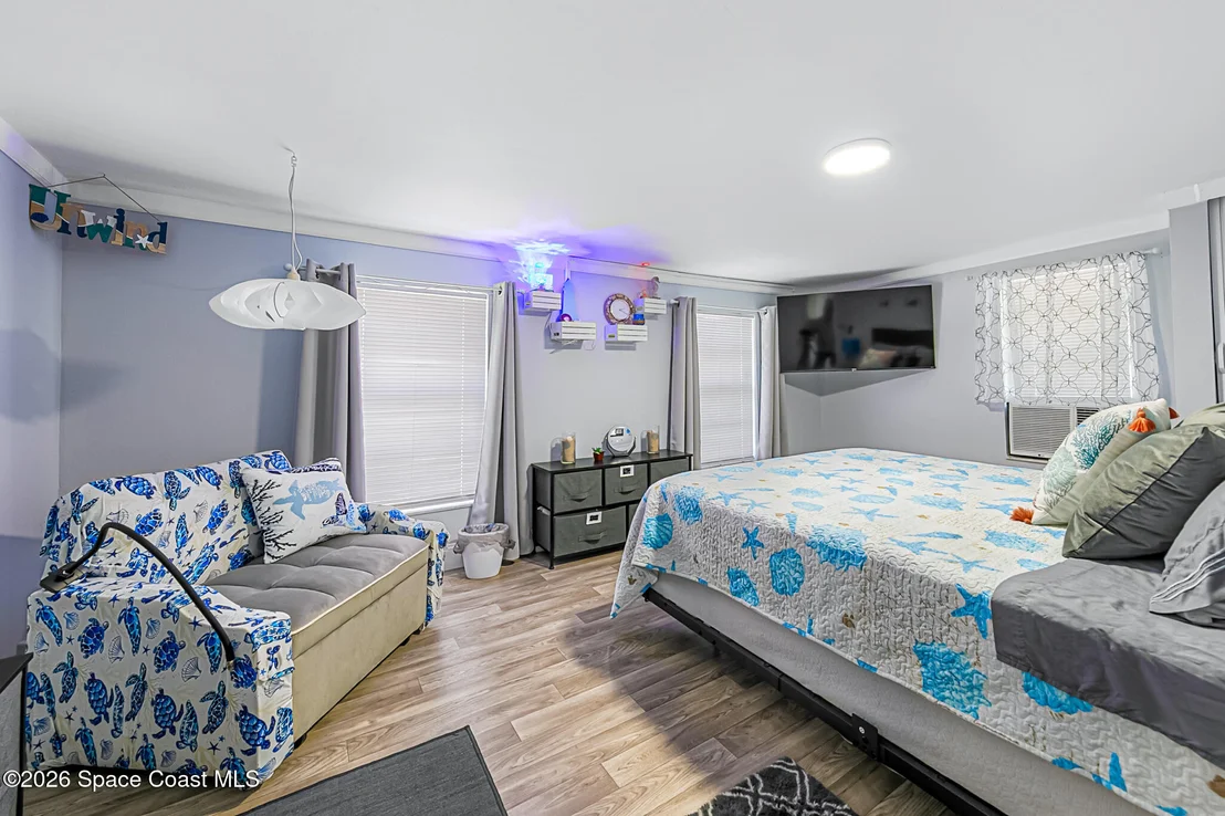 Photo of 329 Pineda Street