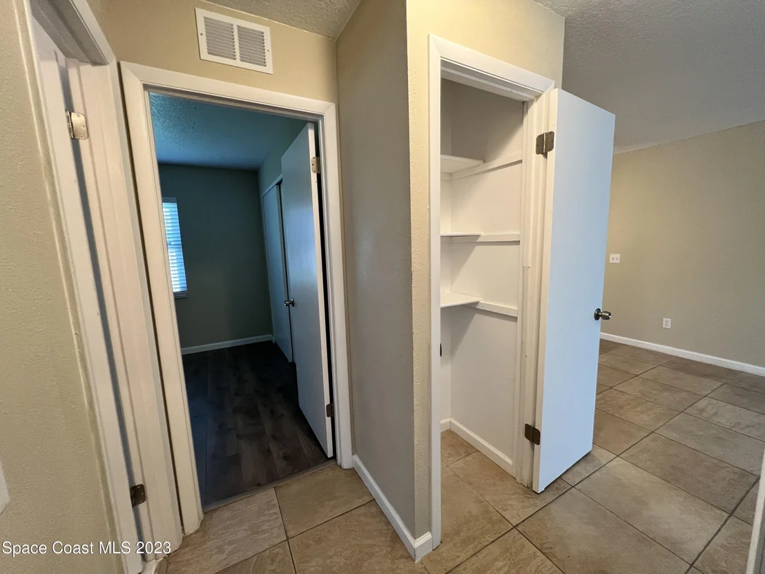 Photo of 2879 Lancaster Road