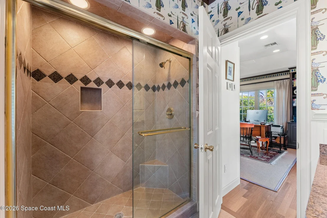 Photo of 680 Ocean Road