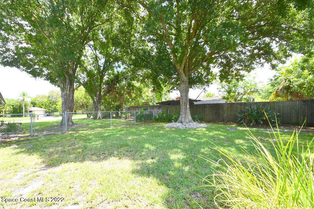 Photo of 1241 Riviera Drive NE