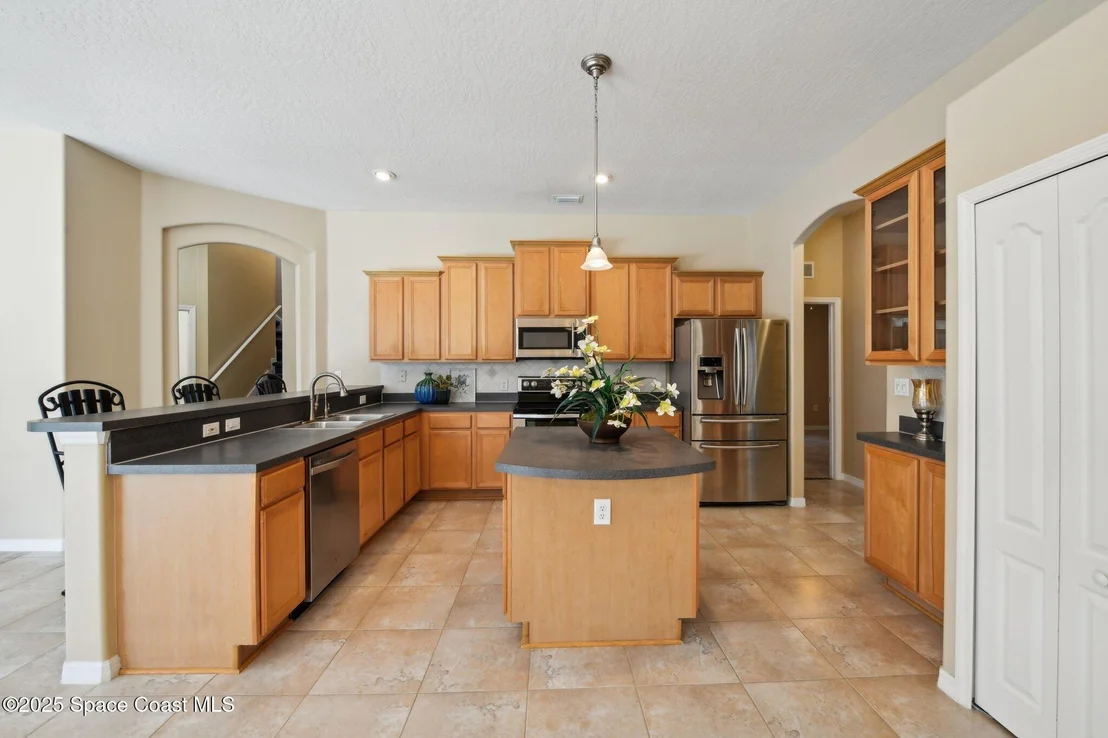 Photo of 115 Ridgemont Circle SE