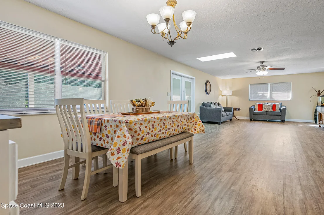 Photo of 1299 Troon Way