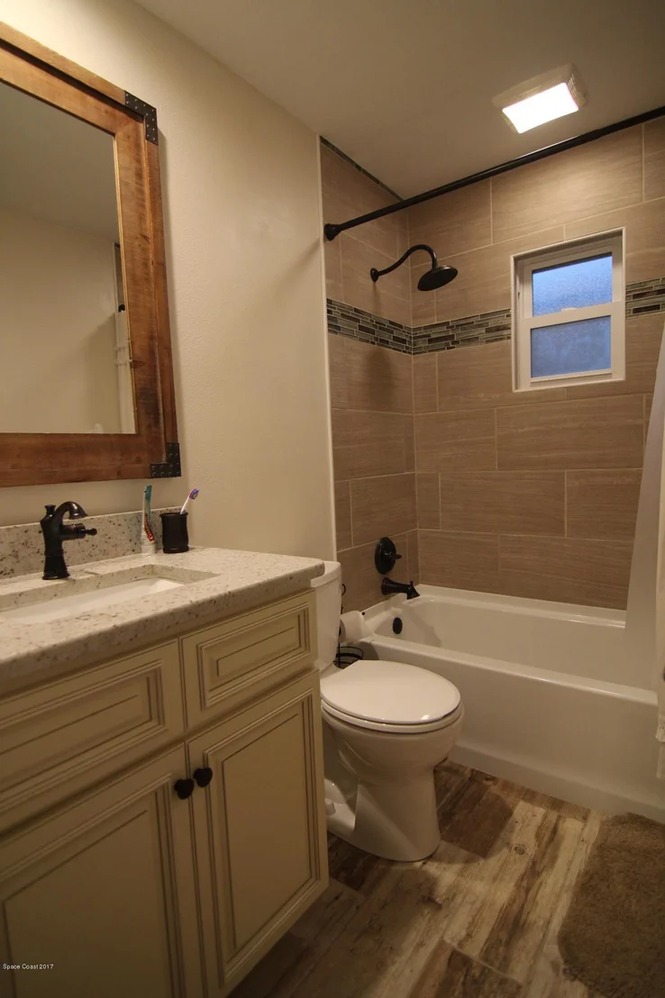 Photo of 1077 Fairlawn Drive