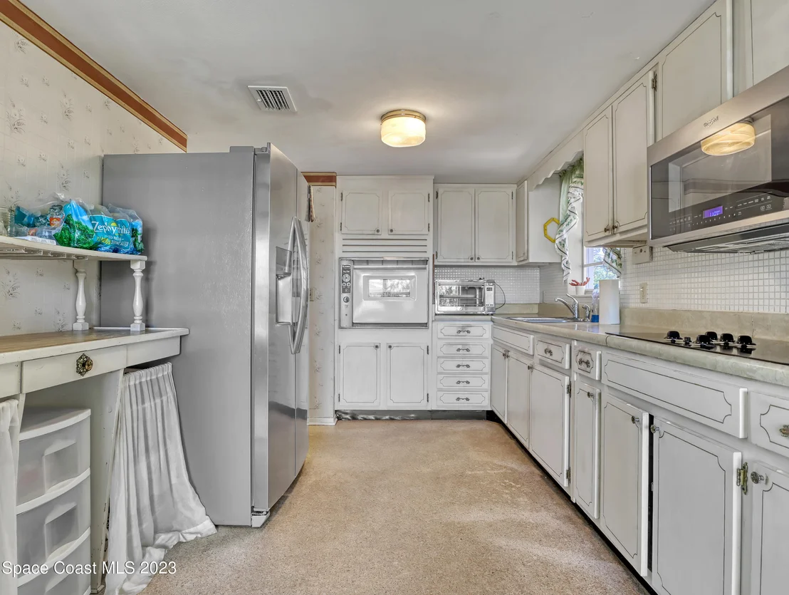 Photo of 2265 Lakeview Drive