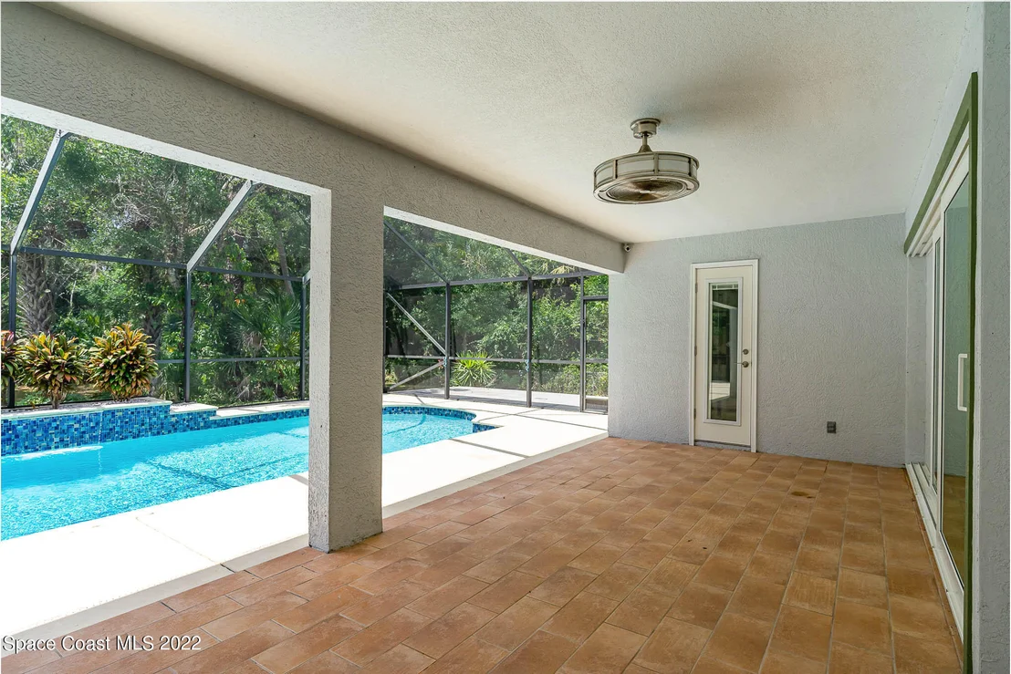 Photo of 6573 Sheridan Road