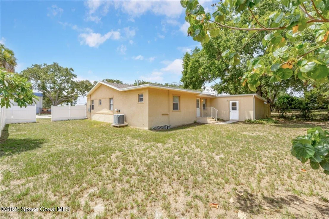 Photo of 1020 Seminole Drive