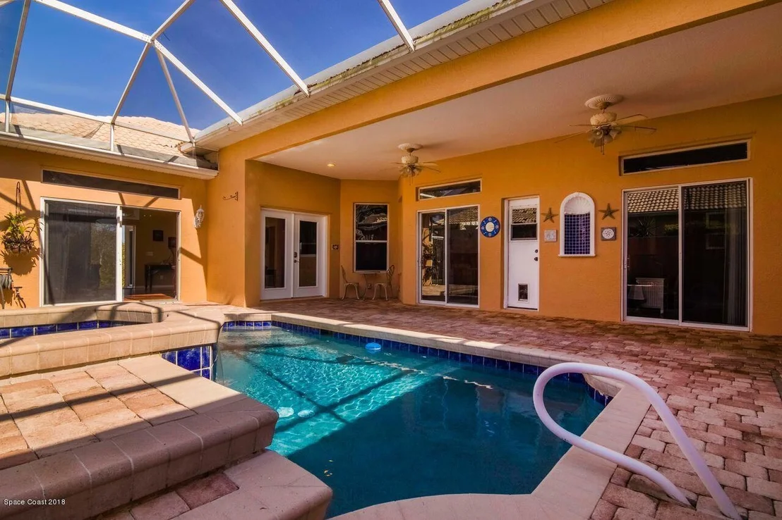 Photo of 943 Palm Brook Drive