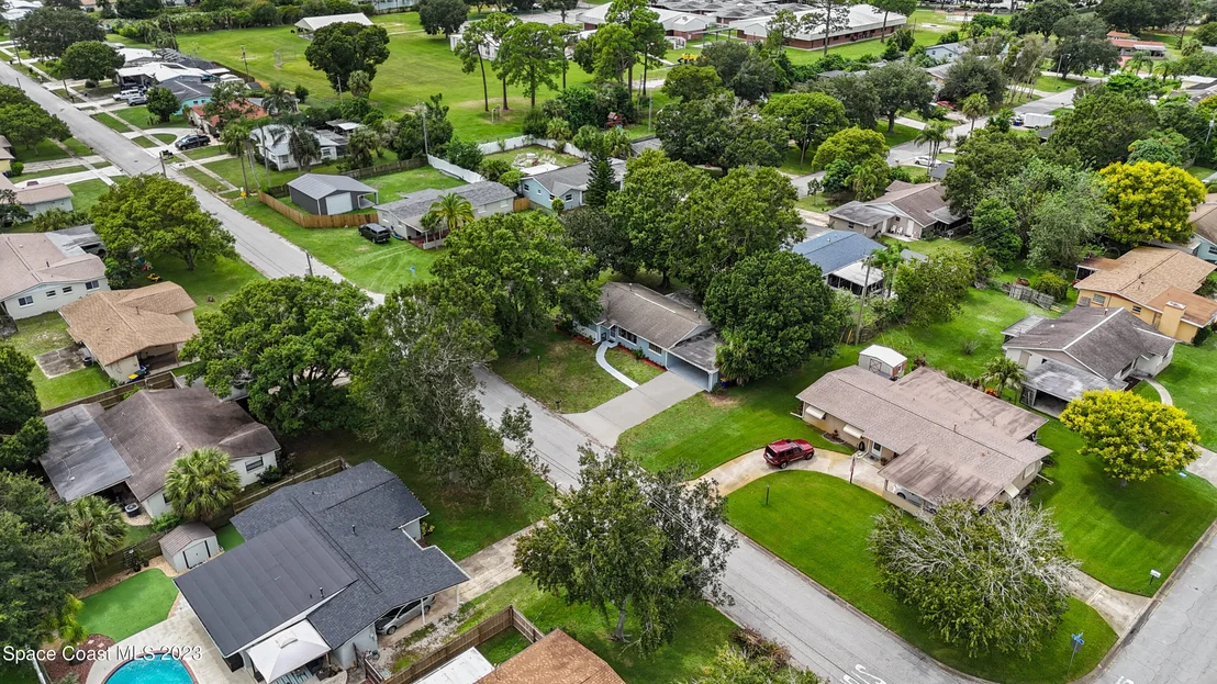 Photo of 1325 Estridge Drive