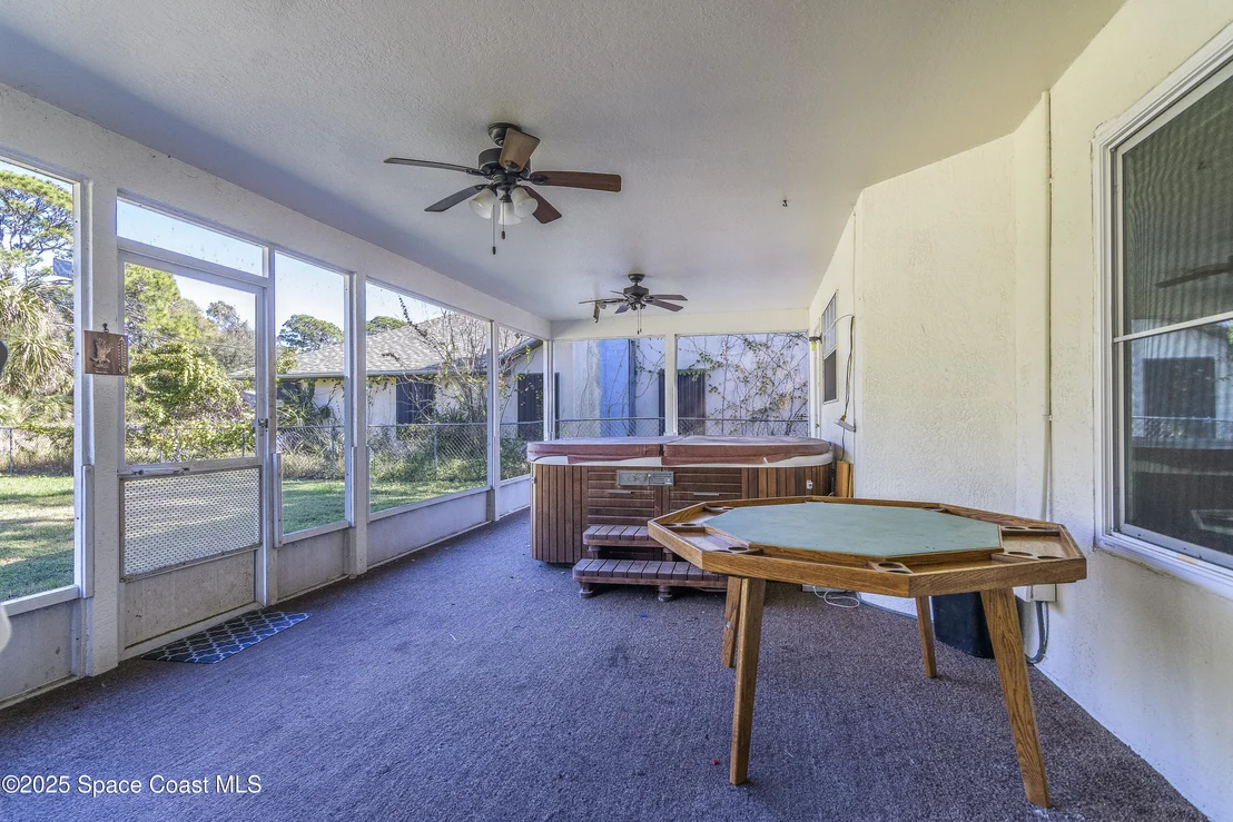 Photo of 413 Abello Road SE
