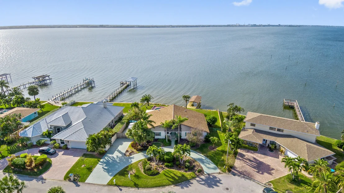 Photo of 447 Riverview Lane