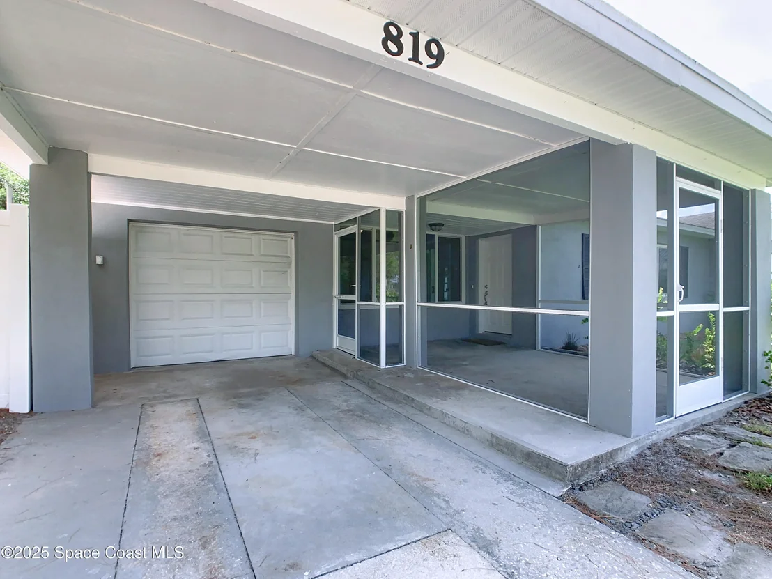 Photo of 819 W Whitmire Drive