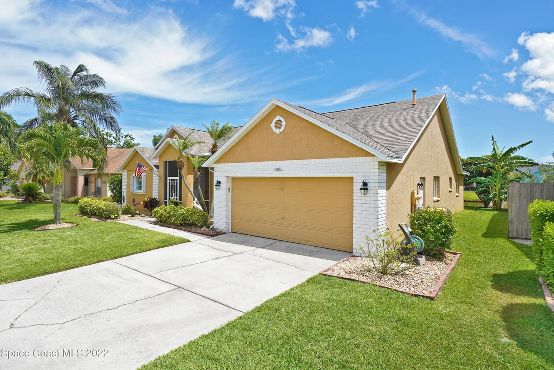 Photo of 1005 Pelican Lane