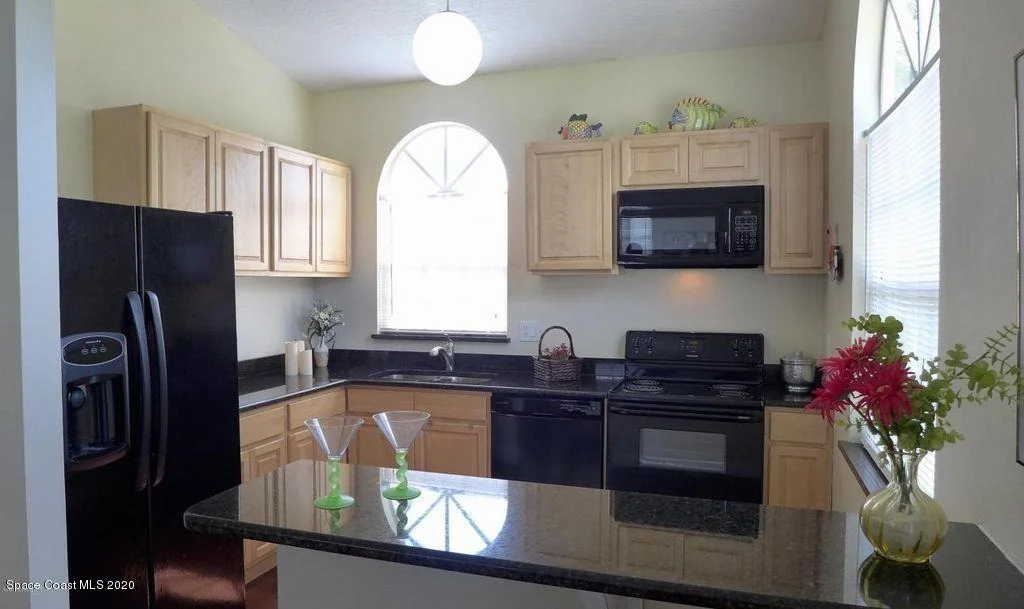 Photo of 1906 Elderberry Court NE